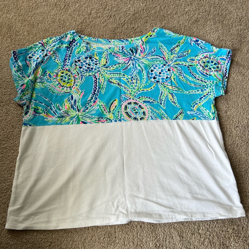 Lilly Pulitzer tshirt